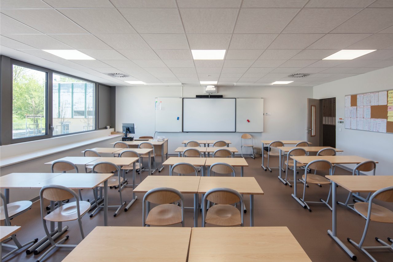 Salle de cours du collège Marie Curie et sa demi-pension à Fontoy (57)